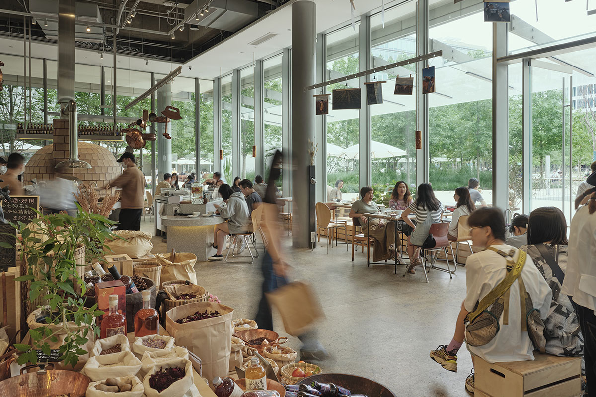 从食材零售区看用餐座区.jpg