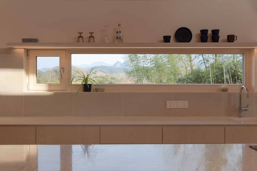 Kitchen & Dining-View of the Long Window © Shiyun Qian.jpg